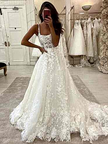 Dantel Detaylı Gelinlikler