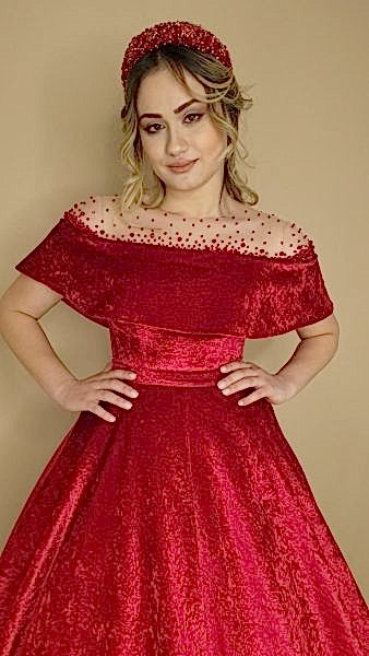 Zarafet ve Şıklıkta Sınır Tanımayan Kırmızı Kadife Elbise -KGN0001